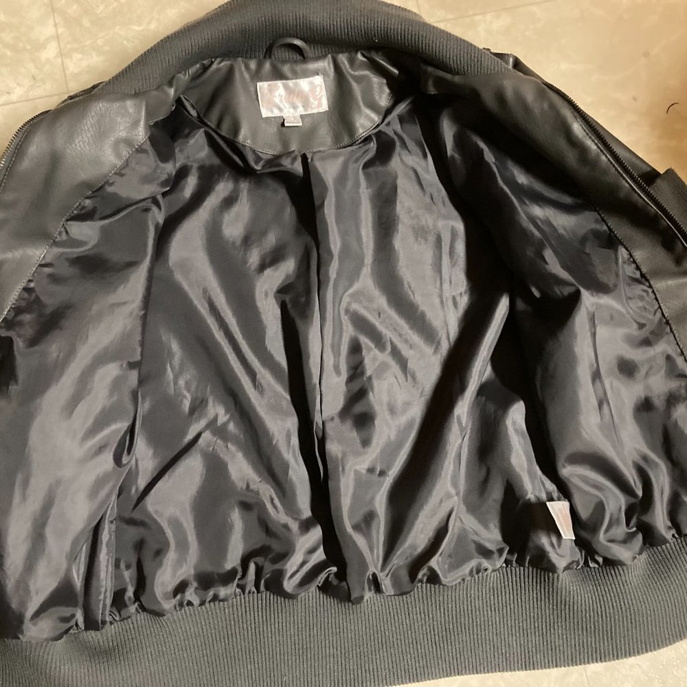 Bomber jacket - Picture 2 of 3